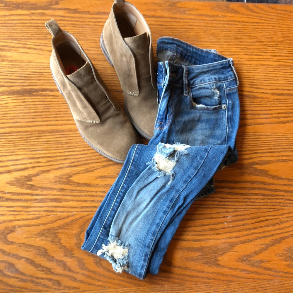 Bullhead “Skinniest” Distressed Jeans